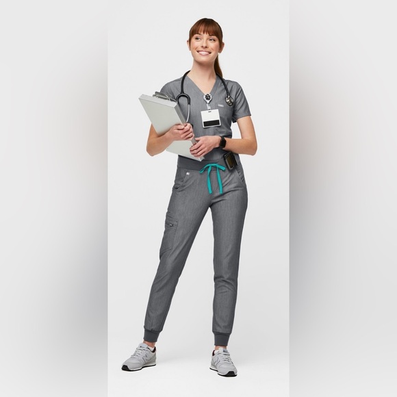 Graphite FIGS scrub set. NWT. Never taken out of the bag! - Picture 1 of 8